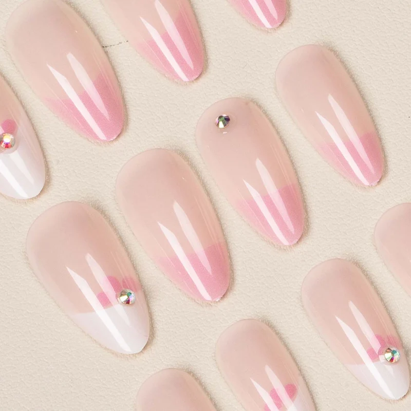 Künstlerische florale Nagelspitzen