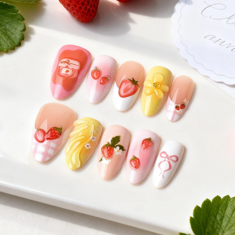 Dekoratives Erdbeerthema Press-On Nagelkunst Set
