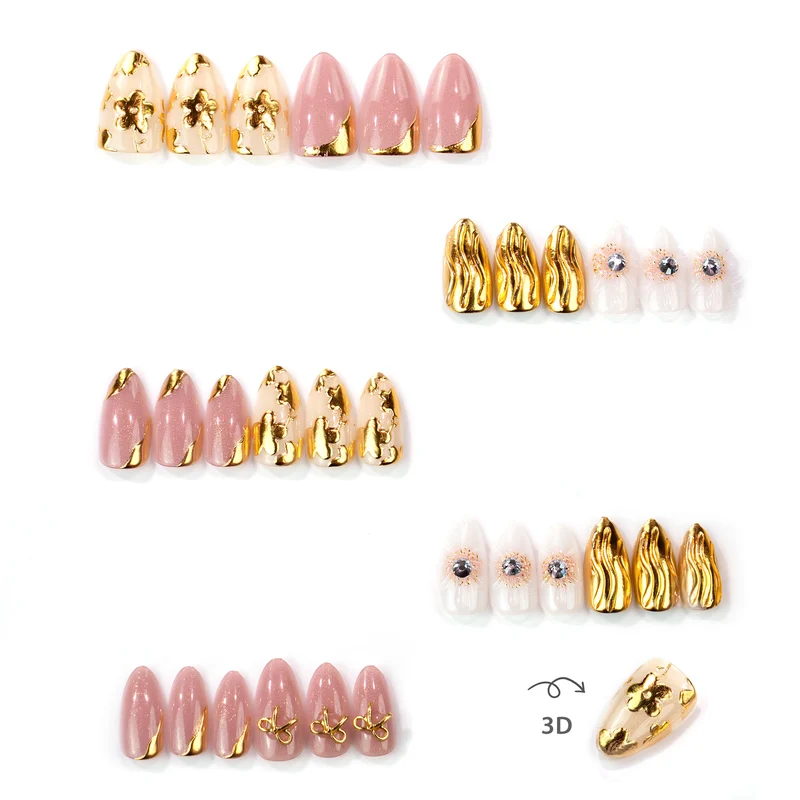 Dekoratives Press-On-Nagelset mit goldenen Akzenten