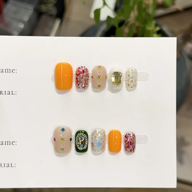 Dekorative Glitter Press-On Nagelkollektion