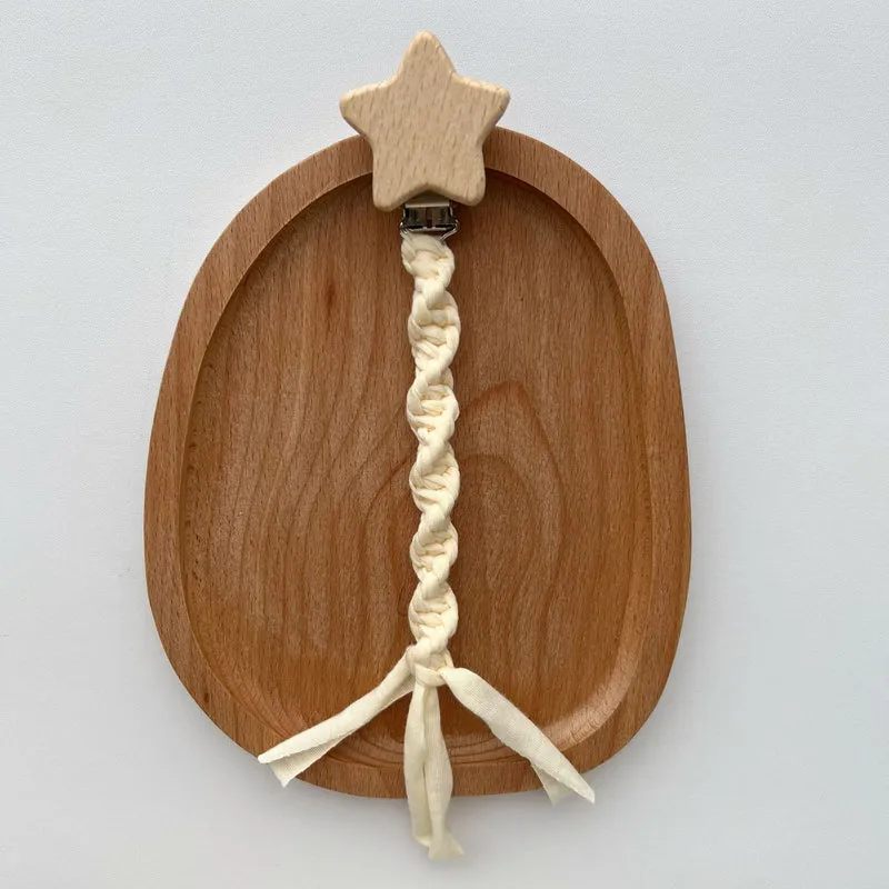 Holzstern Schnullerclip mit geflochtenem Baumwollriemen