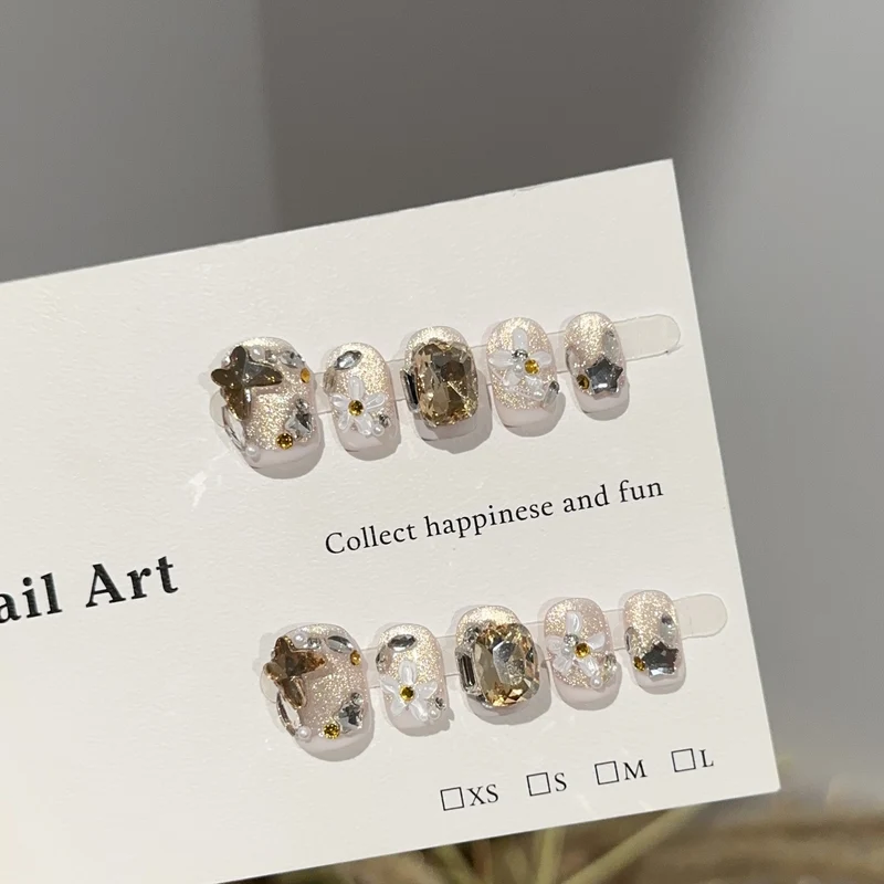 Dekoratives Floral Press-On Nagelkunst Set