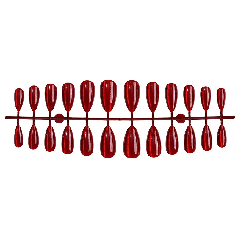 Kunstnagelset mit elegantem länglichem Design Karnz