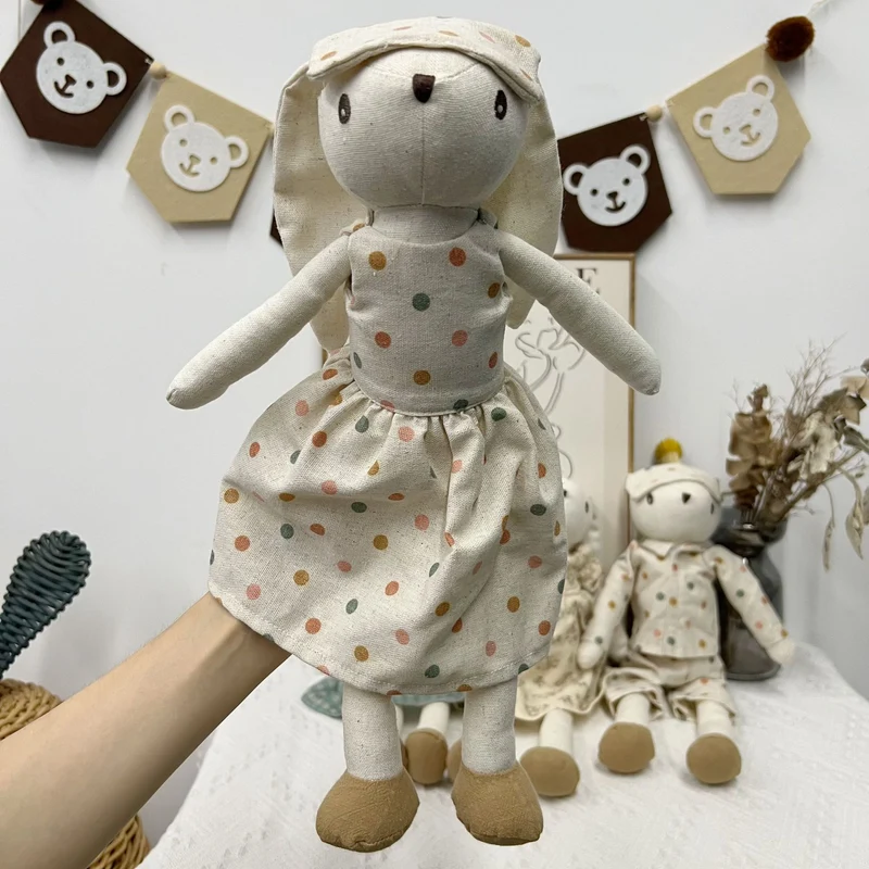 Weiche Leinenhase Puppe Paar mit abnehmbaren vintage-inspirierten Outfits