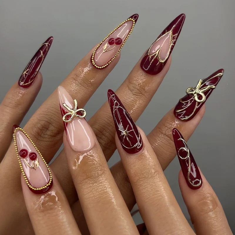 Künstliche Kunstnägel mit elegantem Design Karnz