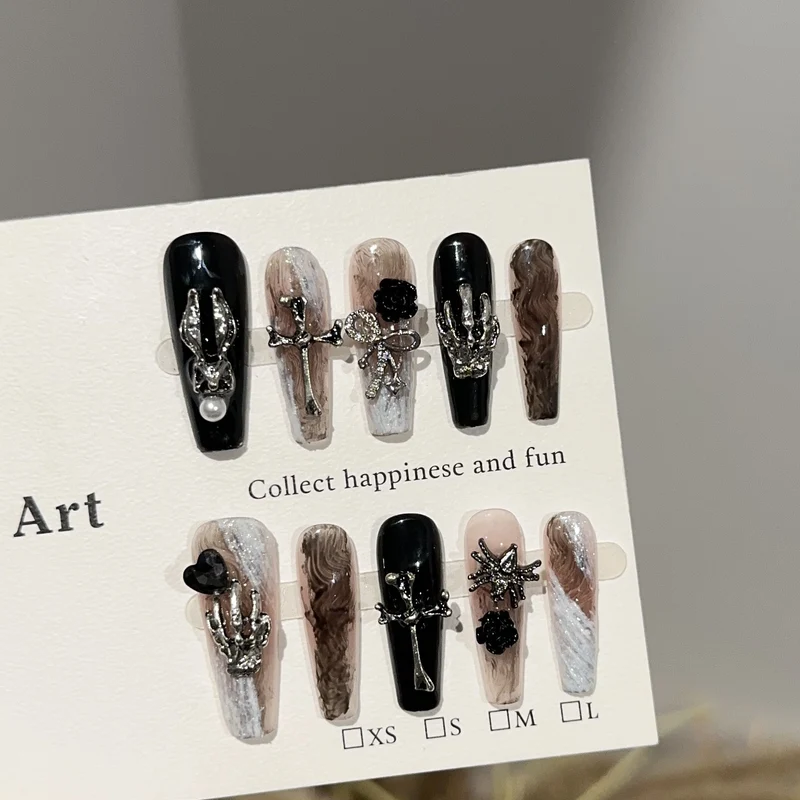 Künstlerische Press-On Nageldesigns