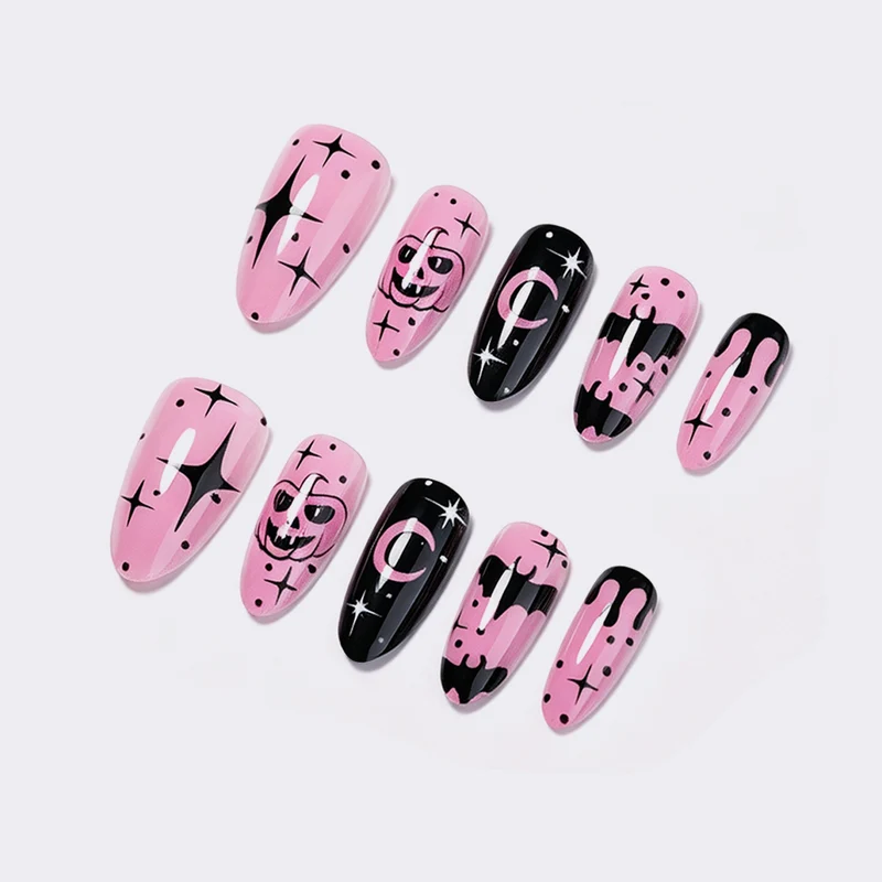 Kreatives Nagelset mit Halloween-Motiv Karnz