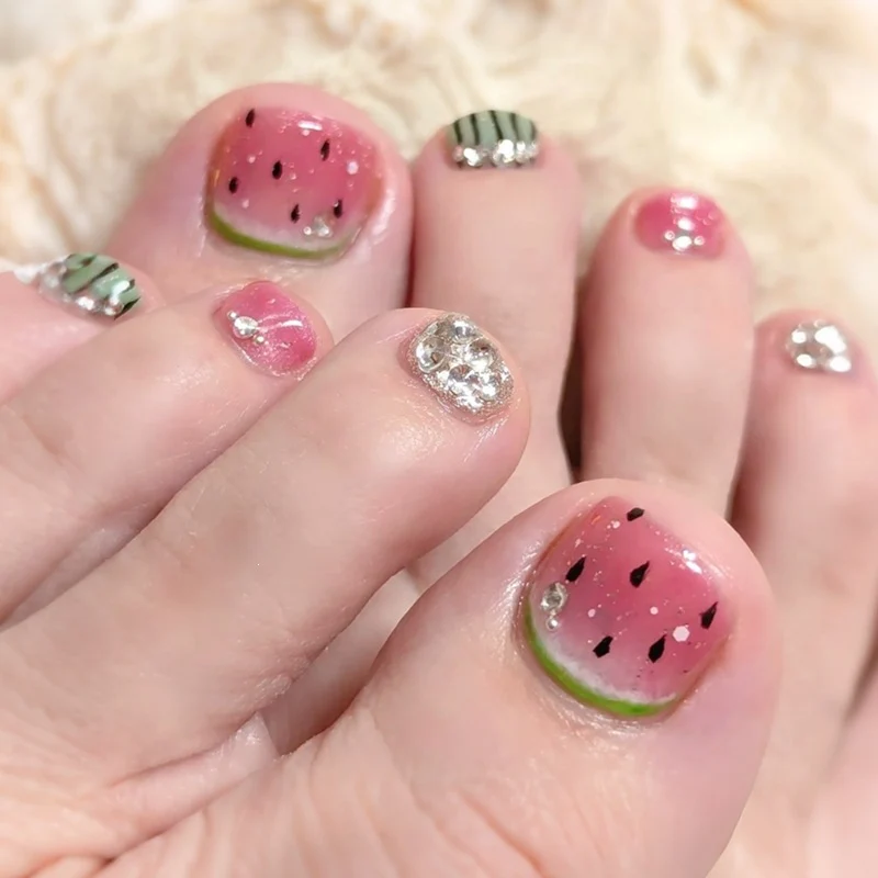 Kreatives Kunstnagelset mit Wassermelonenmotiv Karnz