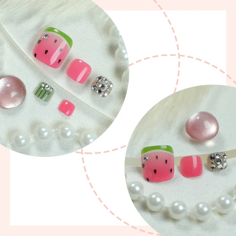 Kreatives Kunstnagelset mit Wassermelonenmotiv Karnz