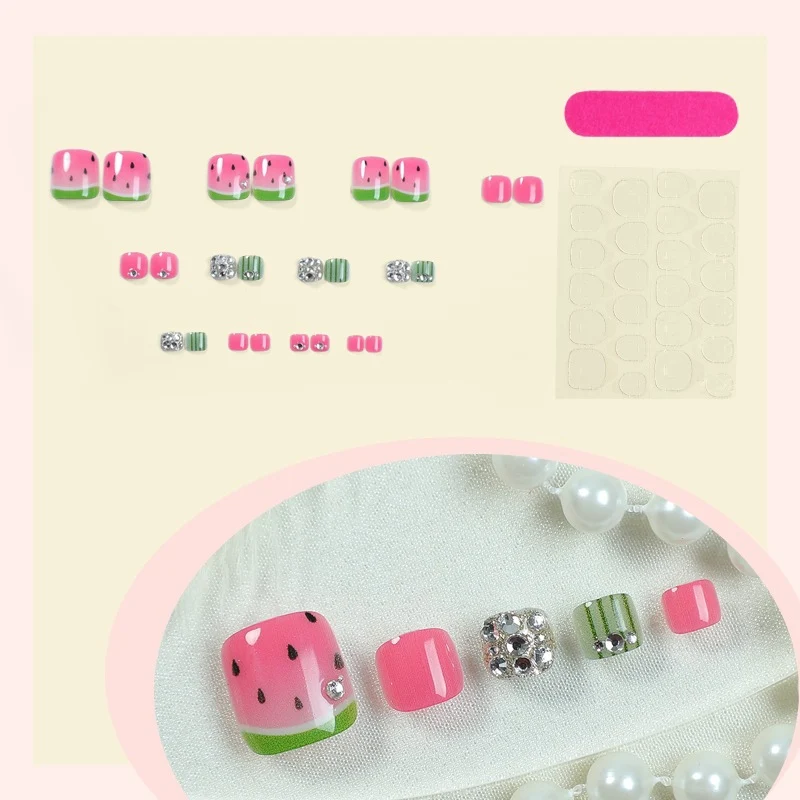 Kreatives Kunstnagelset mit Wassermelonenmotiv Karnz