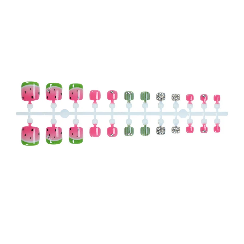 Kreatives Kunstnagelset mit Wassermelonenmotiv Karnz