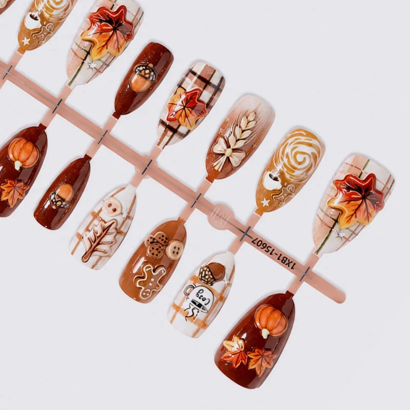 Kreatives Kunstnagelset mit Herbstmotiven Karnz