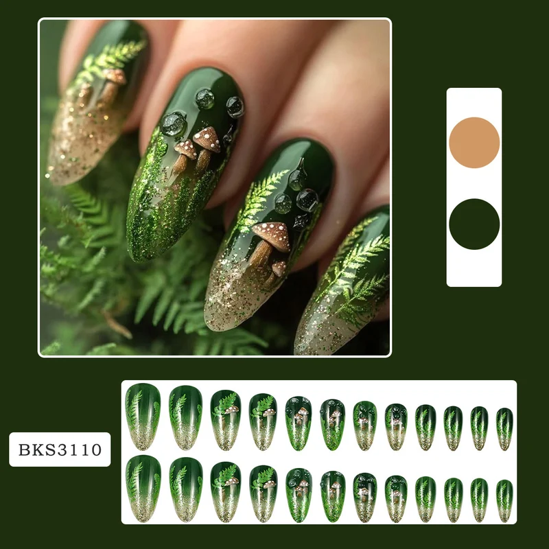 Glamouröses Kunstnagelset mit elegantem Glitzer- und Designakzenten Karnz