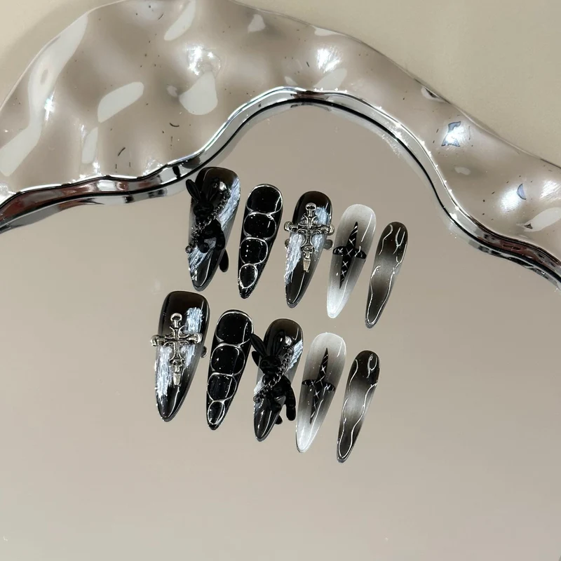 Künstlerisches Gothic-Themen Press-On Nagelkunst Set