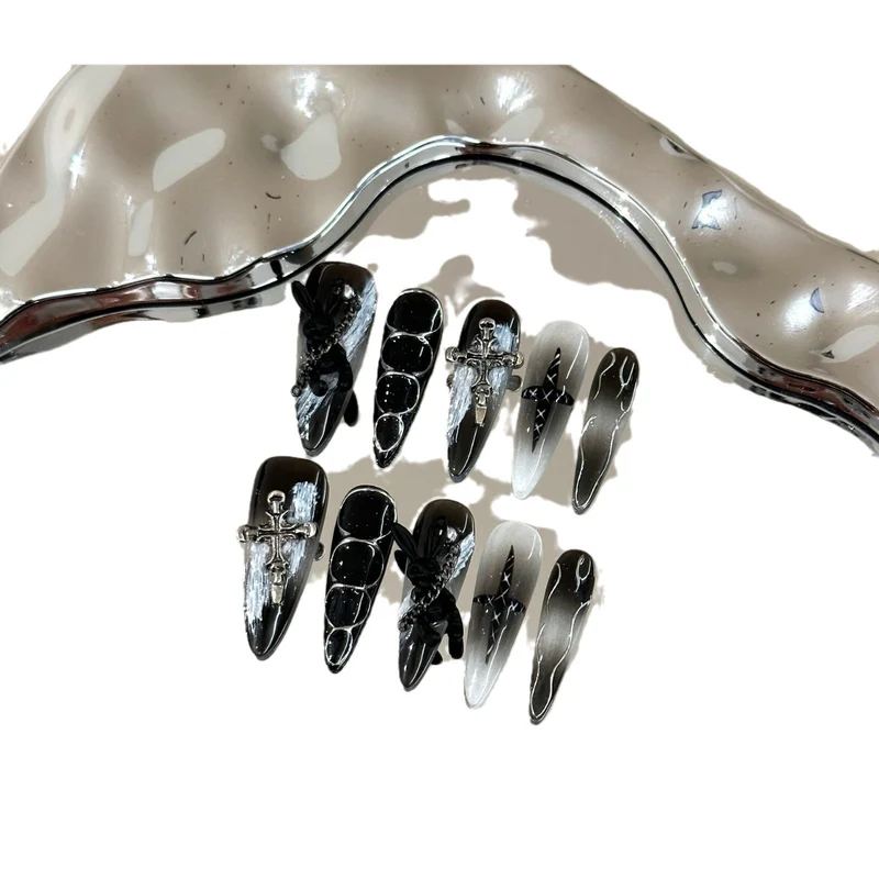 Künstlerisches Gothic-Themen Press-On Nagelkunst Set