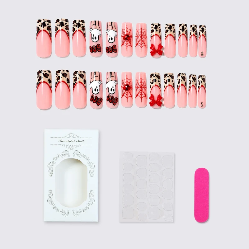 Kreatives Kunstnagelset mit Halloween-Motiv und verspielten Designs Karnz