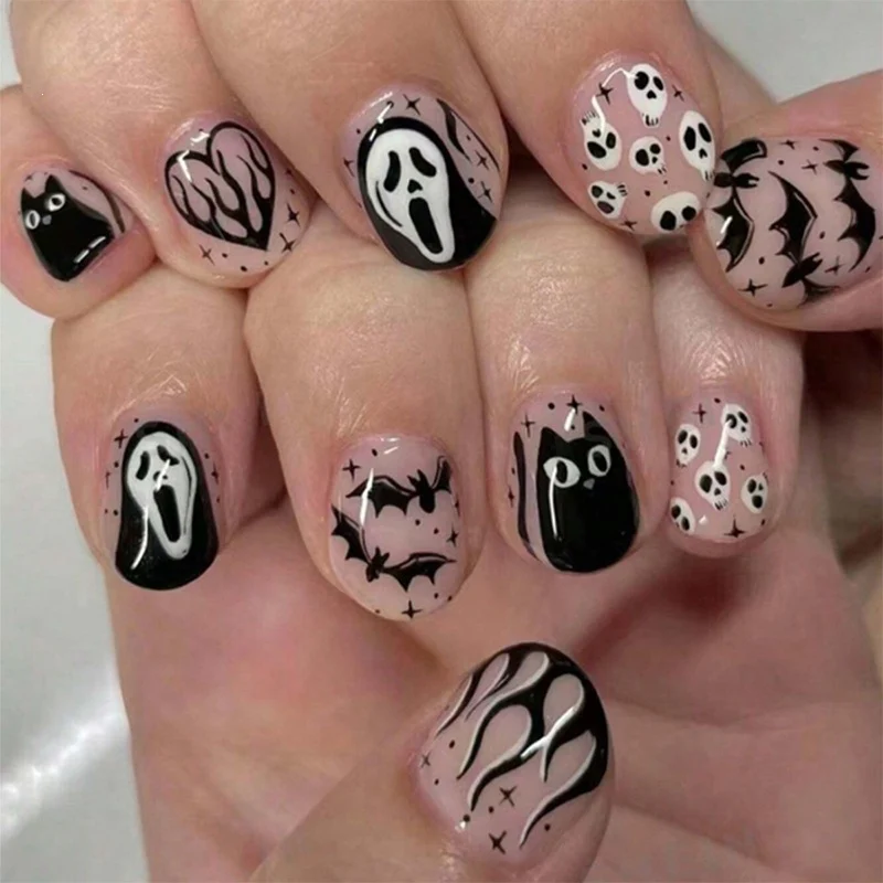 Kreatives Kunstnagelset mit Gruselmotiven Karnz
