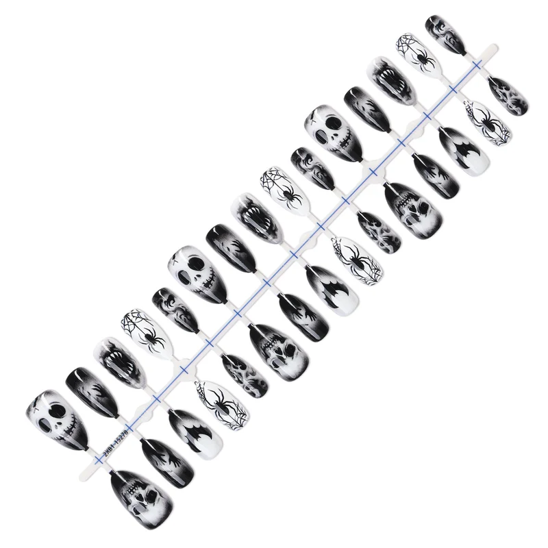 Kreatives Kunstnagelset mit gruseligen Motiven Karnz
