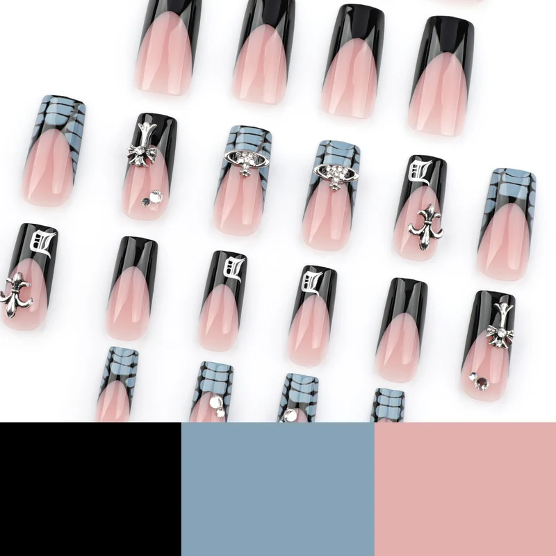 Glamouröses Kunstnagel-Set mit kunstvollen Verzierungen Karnz