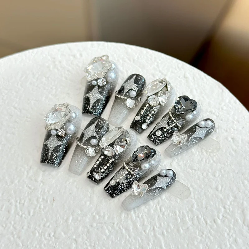 Künstlerisches glitzerndes Press-On-Nagelset