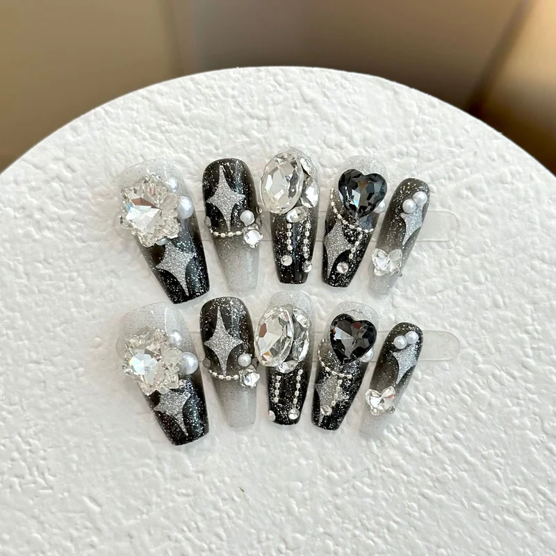 Künstlerisches glitzerndes Press-On-Nagelset