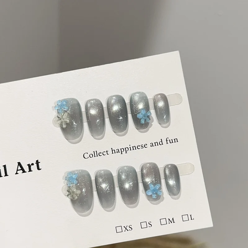 Künstlerische Glitzer Press-On Nagelkunst