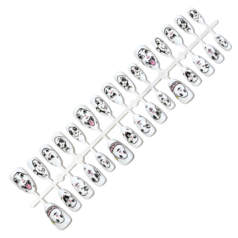 Kreatives Kunstnagelset mit Gesichtsmotiven Karnz