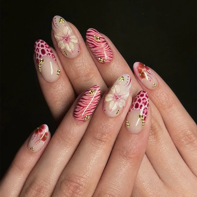 Kunstnagel Set mit floralen Designs und Glitzerelementen Karnz