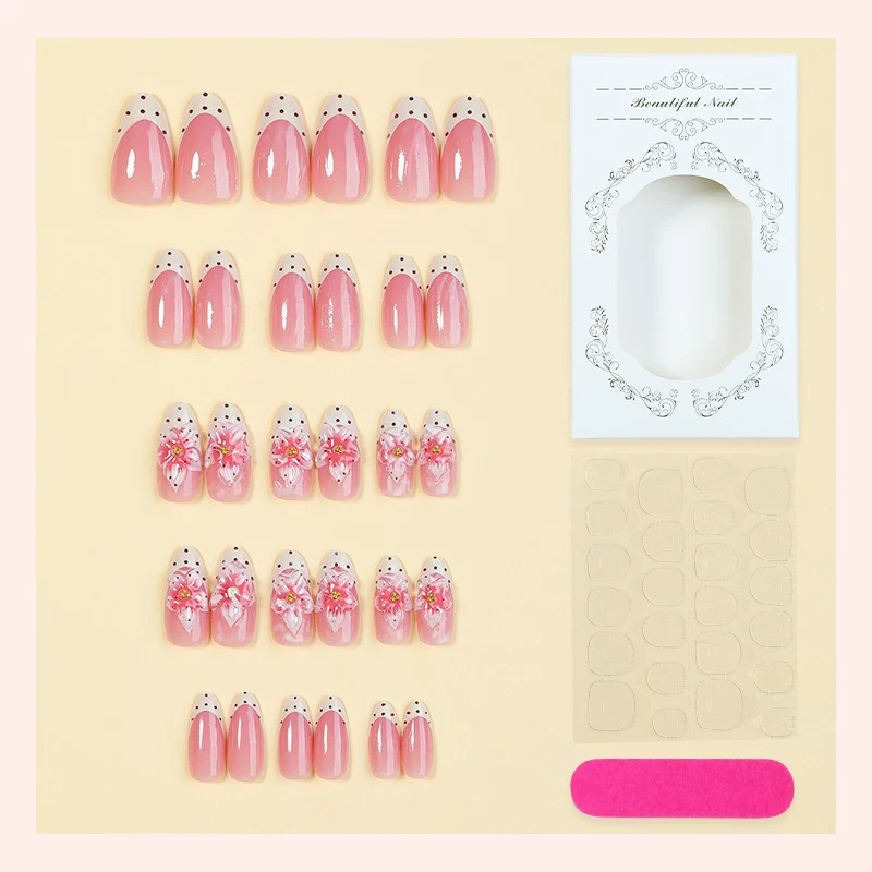 Kunstnagel-Set mit floralen Designs und Glitzerakzenten Karnz