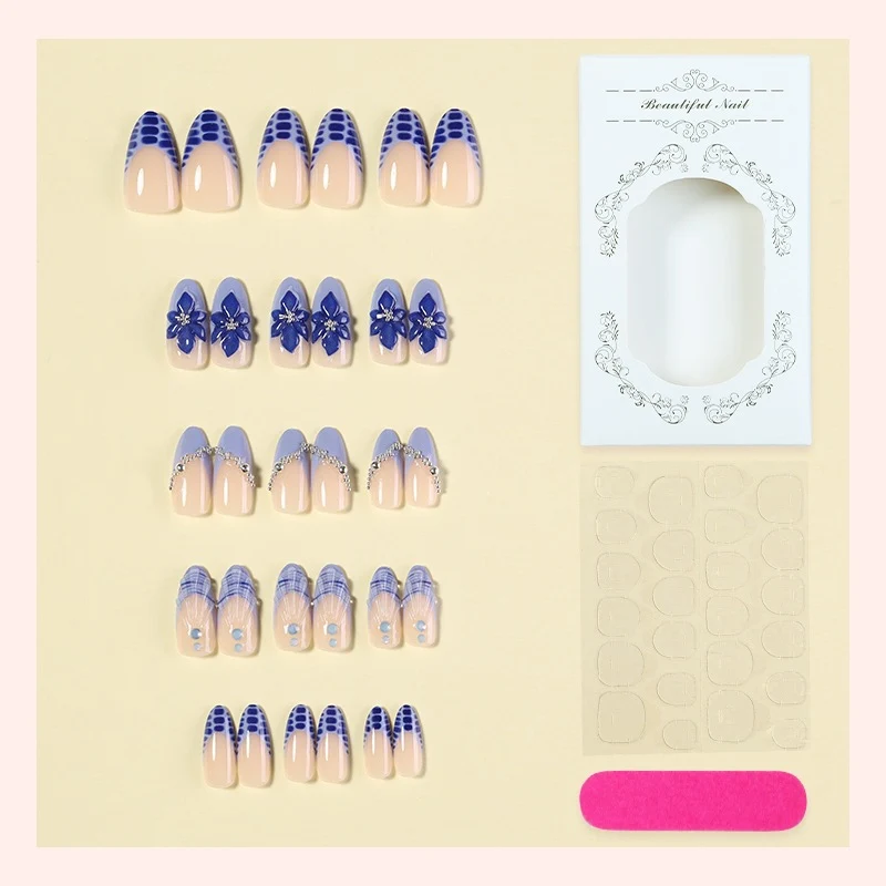 Kreatives Kunstnagelset mit eleganten Formen und Designs Karnz