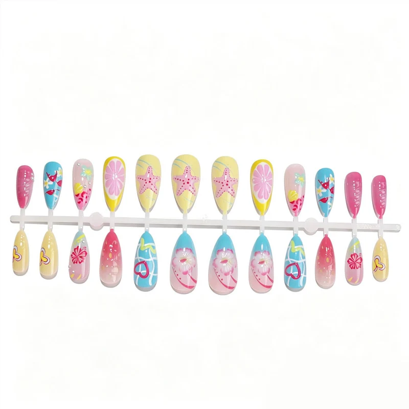 Kreatives Kunstnagelset mit bunten Sommermotiven Karnz