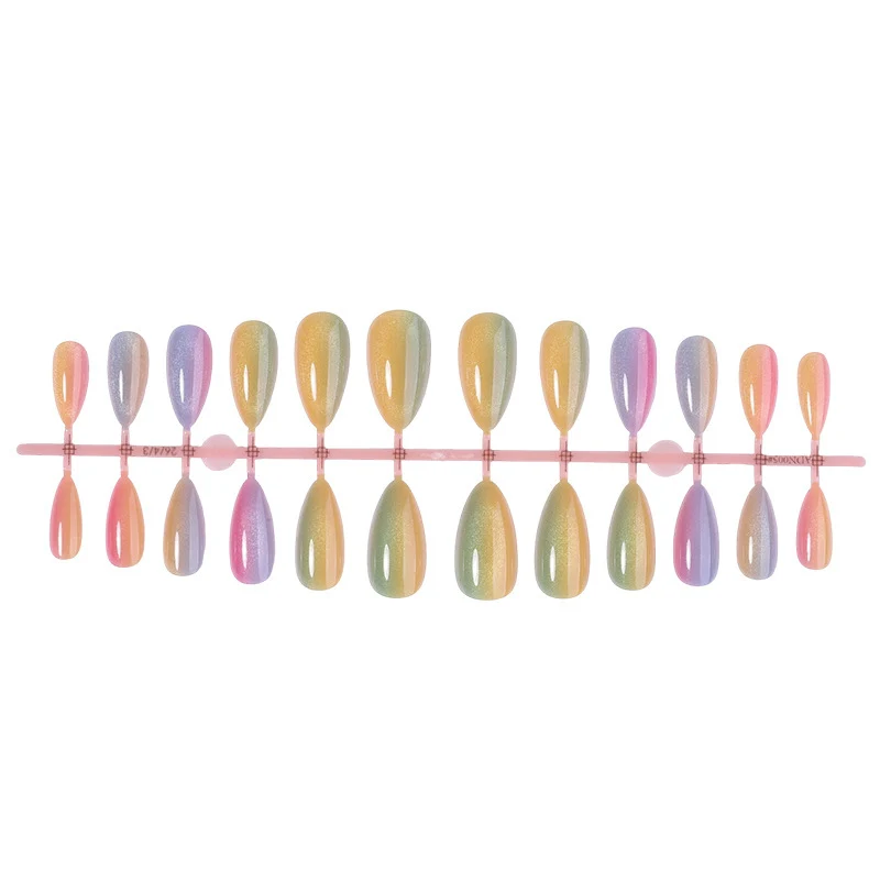 Elegantes und kreatives Kunstnagelset Karnz