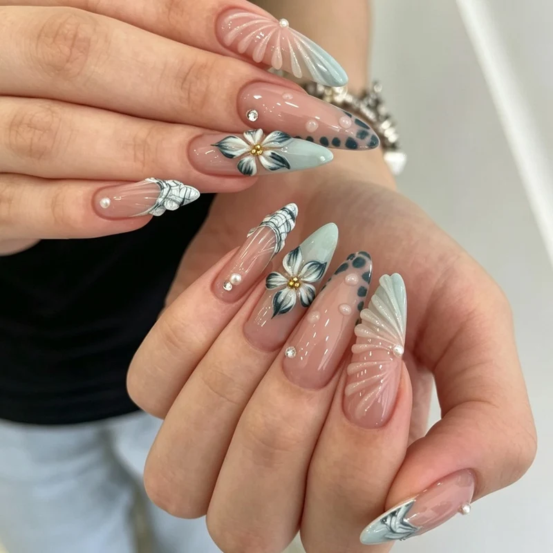 Kreatives Kunstnagelset Karnz