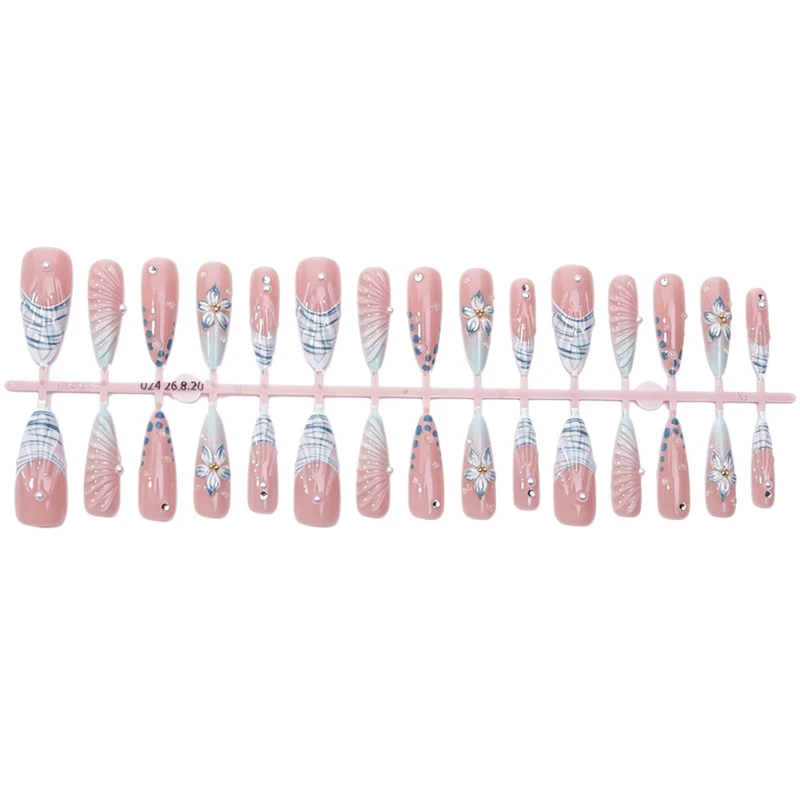 Kreatives Kunstnagelset Karnz