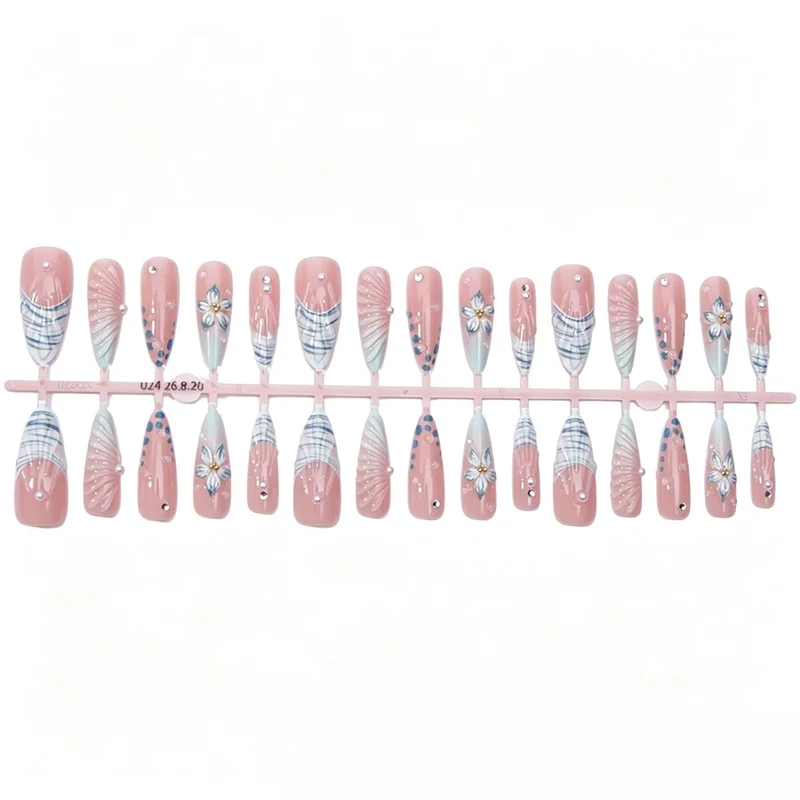 Kreatives Kunstnagelset Karnz