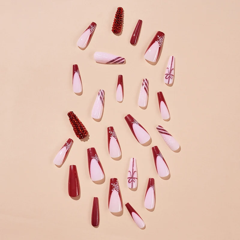 Elegantes Kunstnagelset mit strahlend grünen French-Spitzen Karnz