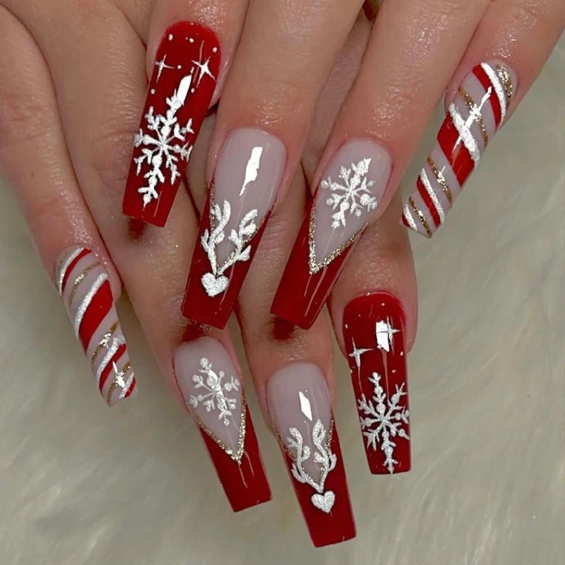 Elegantes Kunstnagelset mit strahlend grünen French-Spitzen Karnz