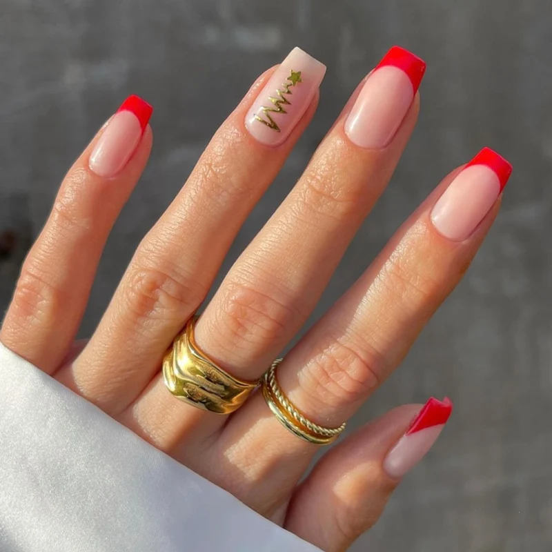 Elegantes Kunstnagelset mit strahlend grünen French-Spitzen Karnz