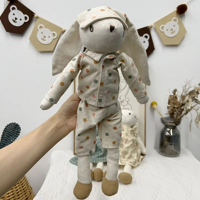 Plüsch-Leinen-Hasenpuppe mit langen Ohren, Fliege und abnehmbaren karierten Latzhosen