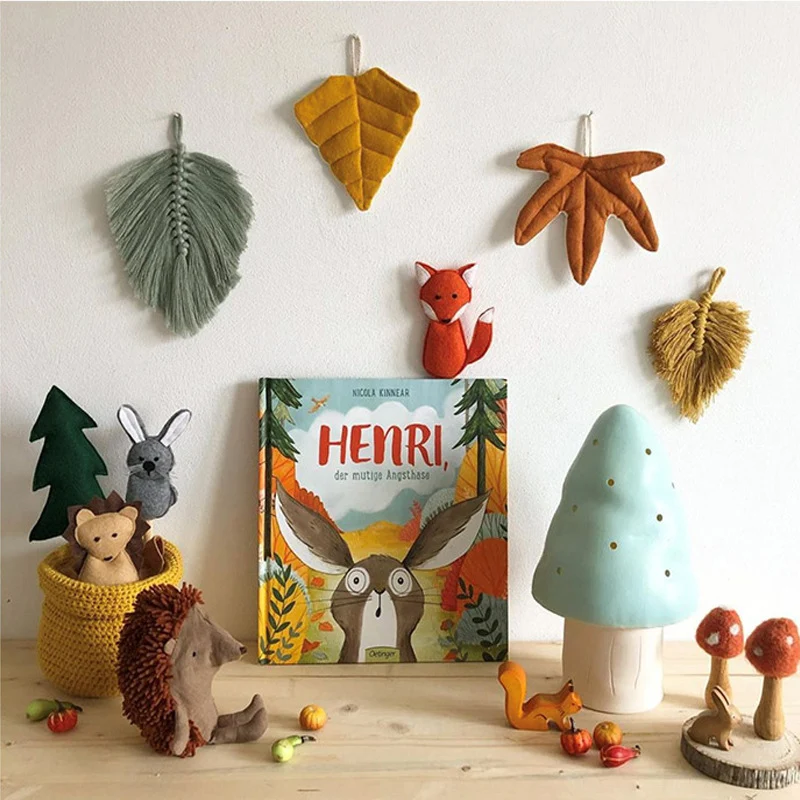 Plüsch-Igel-Handpuppe mit weichem Fell und gestickten Details