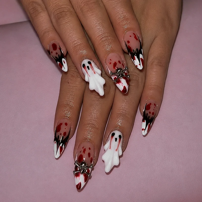 Kreatives Halloween Kunstnagelset mit gruseligen Motiven Karnz