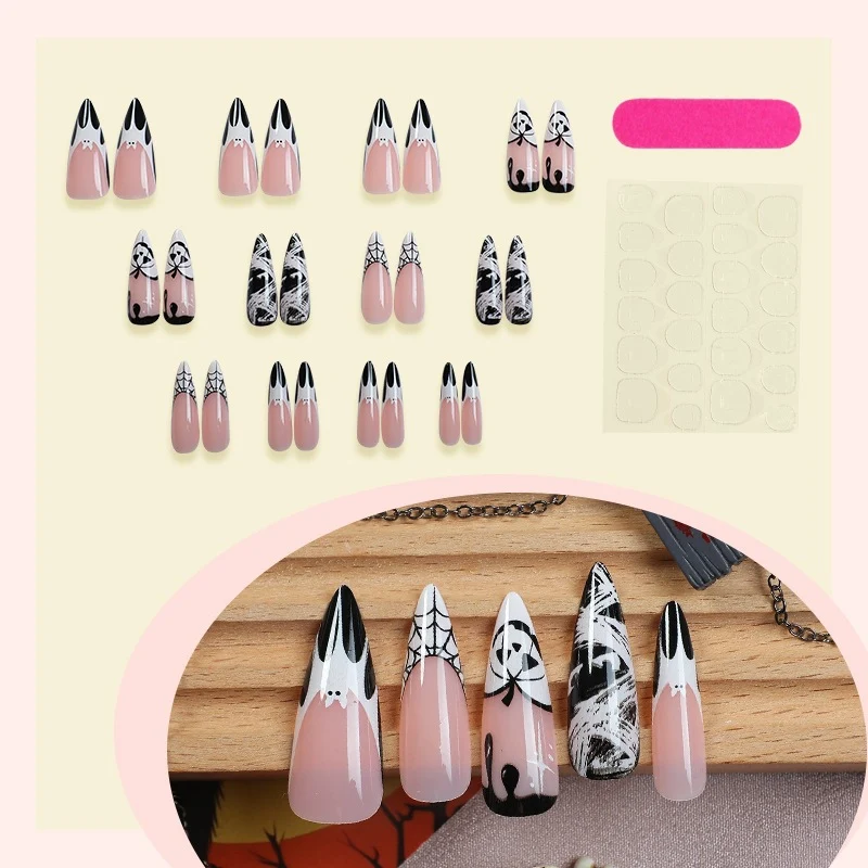 Kreatives Halloween Kunstnagelset mit Gespenster- und Spinnenmotiven Karnz