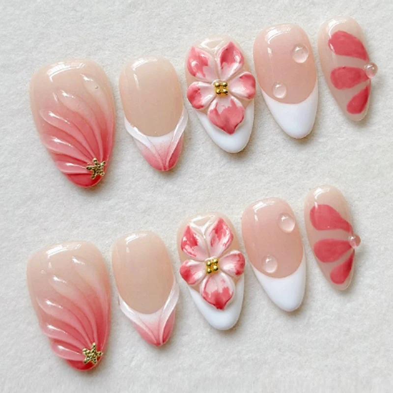 Elegantes Kunstnagelset mit floralen und Farbverlauf-Mustern Karnz