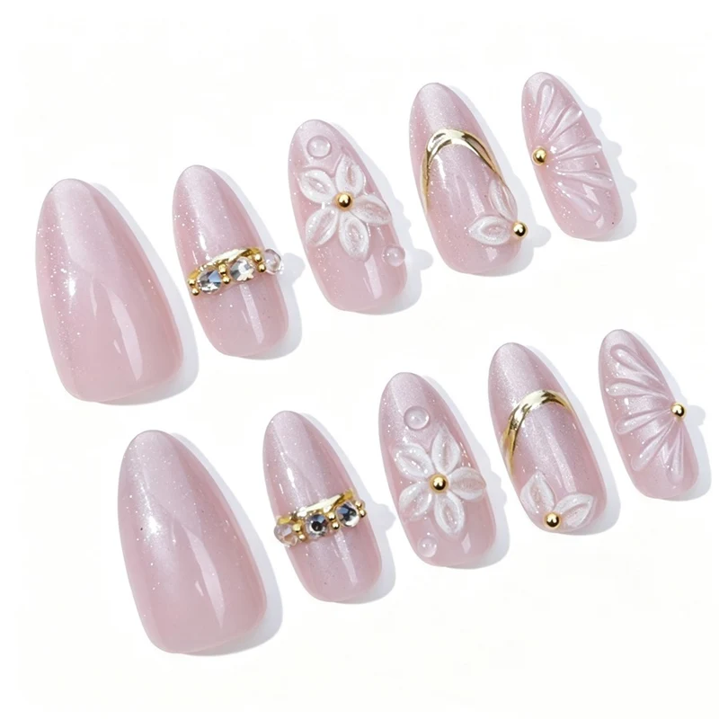 Elegantes Kunstnagelset mit Blumen- und Glitzerelementen Karnz