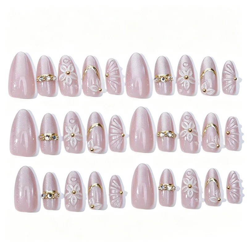 Elegantes Kunstnagelset mit Blumen- und Glitzerelementen Karnz