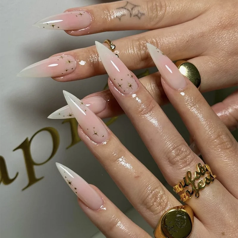 Elegante und anmutige Künstliche Fingernägel Karnz