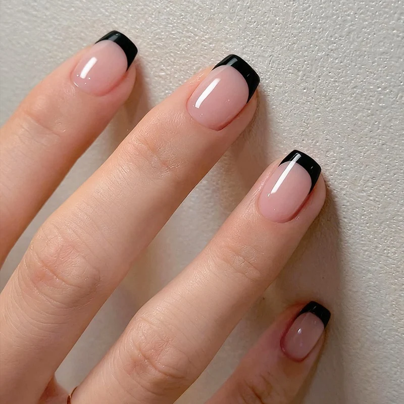Elegante Kunstnagelset mit Schwarz-Spitzen Karnz