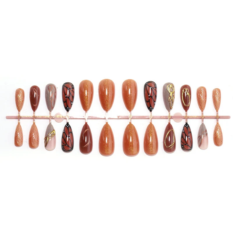 Elegante Kunstnägel Set von Karnz