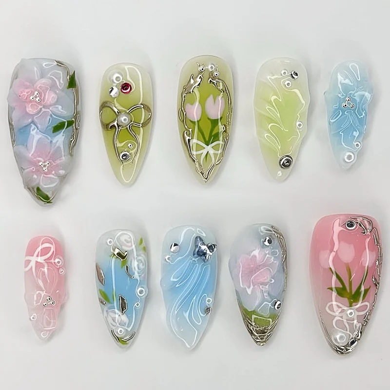 Blumige Kunstnagel-Set Karnz