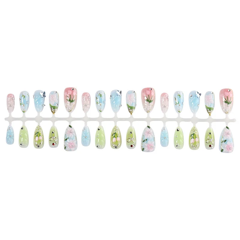Blumige Kunstnagel-Set Karnz